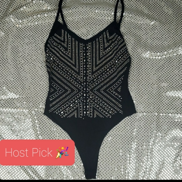 iris Tops - Nwot Iris black and gold  body suit